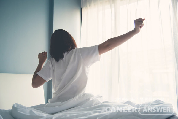 코로나19 같은 바이러스에 대항하기 위해서는 우리 몸의 자연치유력을 높여야 한다. 숙면은 자연치유력을 높이는 효과적인 방법이다. /게티이미지 뱅크