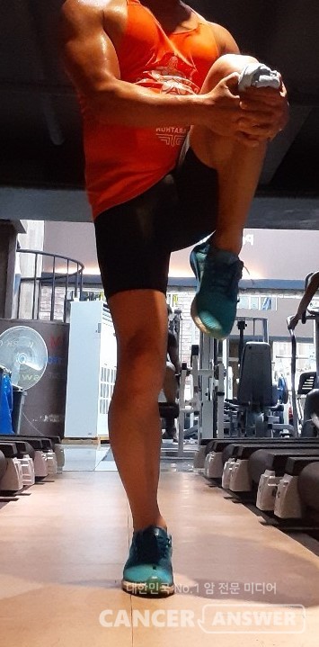 달리고 난 뒤의 스트레칭과 평소 생활 속에서의 스트레칭을 습관화하는 것이 중요하다.