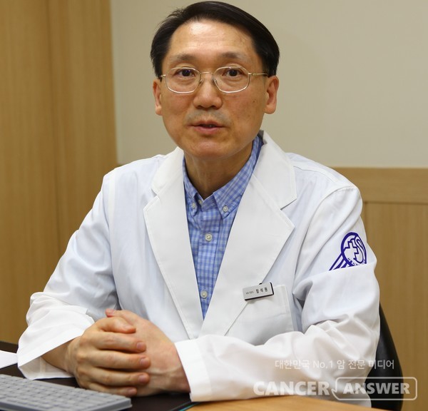 ​장석원 대한임상통합의학회 회장은 수술, 항암치료, 재발 후 수술, 항암 치료를 반복하며 고통스러워 하는 암환자를 현실적으로 도울 방법을 찾다가 면역요법을 통한 암 치료의 길로 들어섰다./사진제공=장석원 회장​