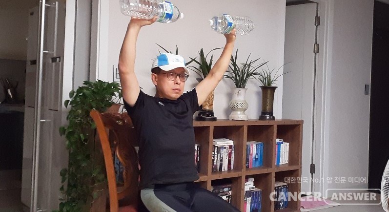 덤벨 숄더 프레스