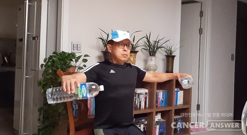 덤벨 레터럴 레이즈