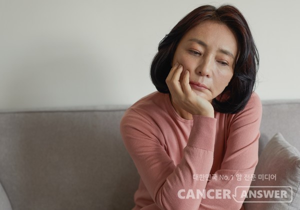 ​50세 전후에 찾아오는 폐경. 자연스러운 노화현상이지만, 다양한 증상과 함께 심혈관계 질환 위험성이 커지고 삶의 질도 떨어질 수 있다. 혈관건강을 챙기는 것이 필요하다./게티이미지 뱅크​