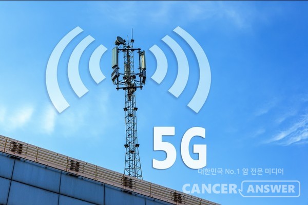 인터넷상에서 일명 5G 괴담이 빈번하게 돌고 있다. 정부가 5G 휴대전화와 기지국 등에 대한 전자파 조사에 나선 결과를 발표했다. /게티이미지 뱅크.