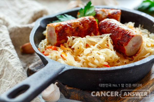 사워크라우트는 양배추를 절여 만든 독일식 김치이다. 주로 소세지, 빵과 함께 먹는다. /게티이미지뱅크