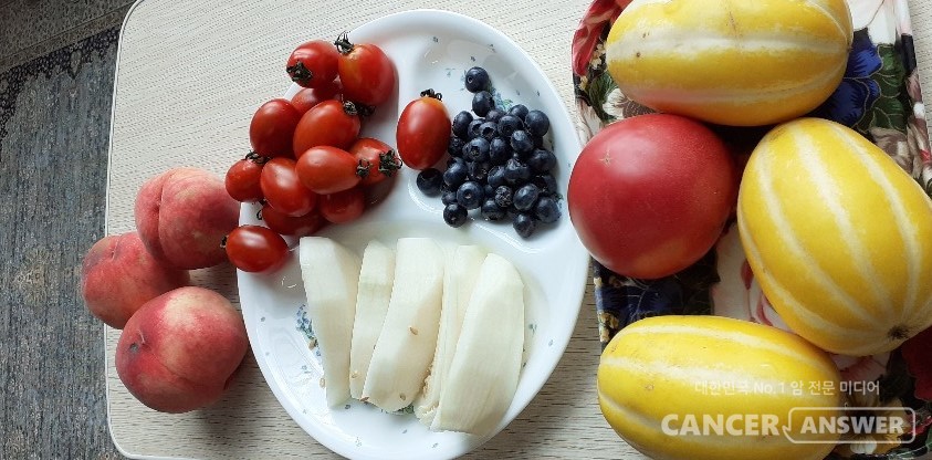 과일과 채소, 곡물류를 많이 먹고 지나친 육류 소비를 줄이면 전립선 건강을 유지하는데 도움이 된다.