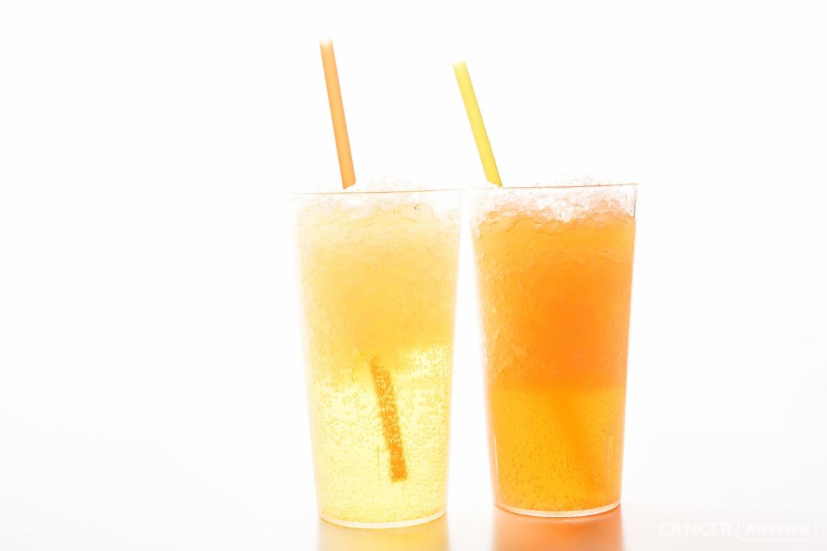 겉은 퍼렇지만 속은 노란 풋귤을 잘 씻어 청으로 만들면, 시원한 에이드로 만들어 마실 수 있다. / 게티이미지뱅크