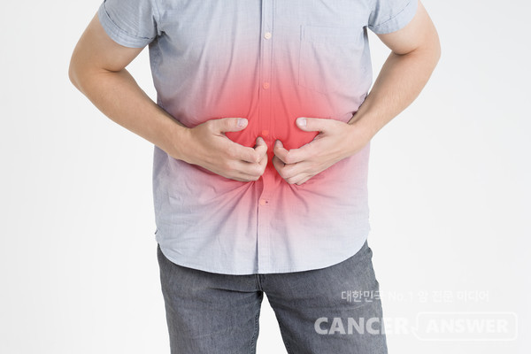 바쁘단 이유로 배변 욕구를 참지 말고, 규칙적으로 아침에 배변하는 습관을 드는 것도 대장 건강에 도움을 준다./게티이미지뱅크