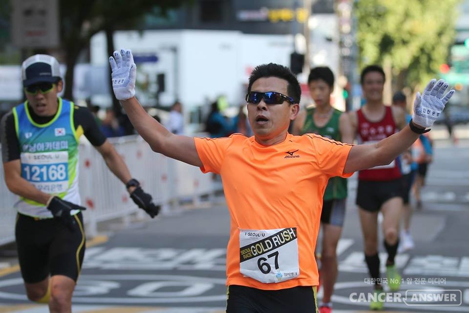 마라톤을 완주하고 난 뒤의 기쁨은 말로 표현하기 어렵다. 그 힘든 순간들을 이겨내고 얻는 자신감, 자존감의 가치는 무한하다. 그래서 그 힘든 마라톤에 또 도전하게 되는 것이리라.