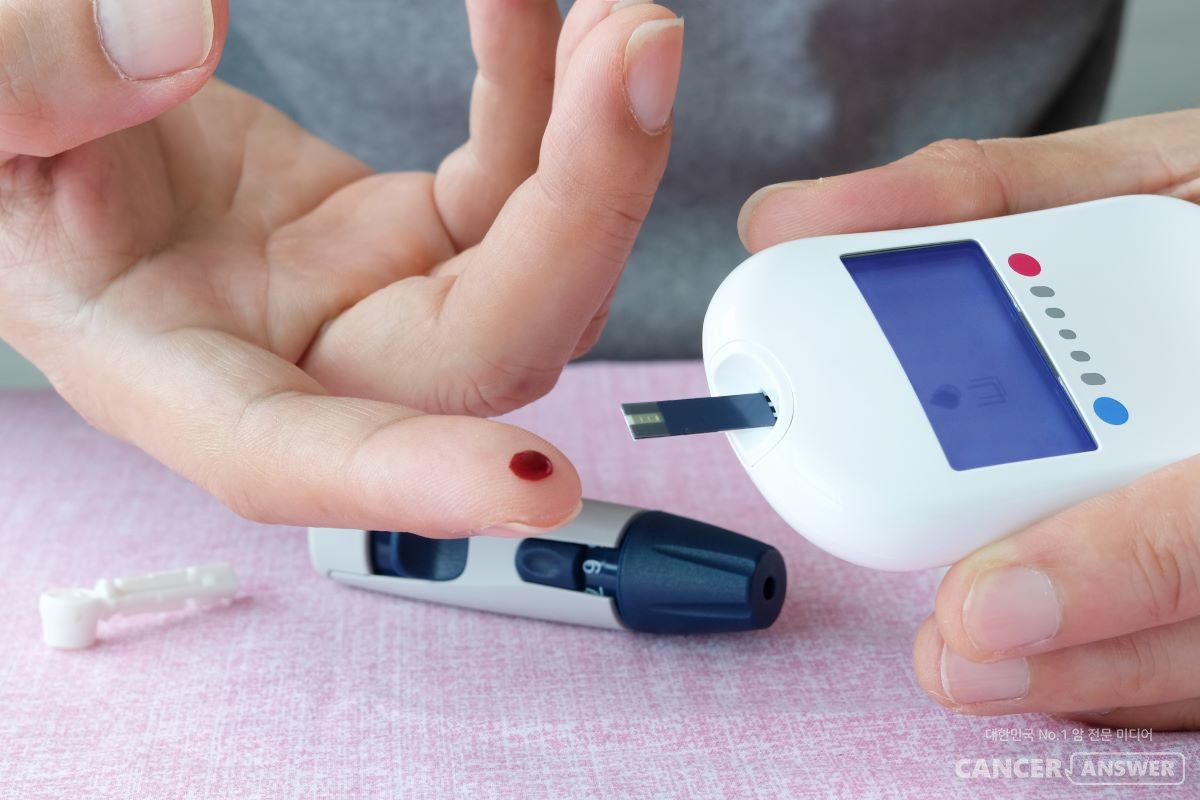  정기적인 건강검진 등을 통해 조기에 발견하여 치료 시기가 늦어지지 않도록 해야한다. / 게티이미지뱅크