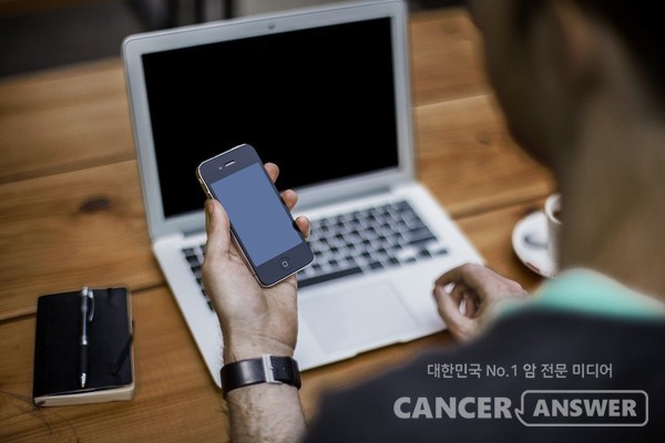 컴퓨터, 스마트폰 등의 사용으로 인한 'VDT 증구훈'이 크게 증가하고 있는 추세이다. /게티이미지뱅크