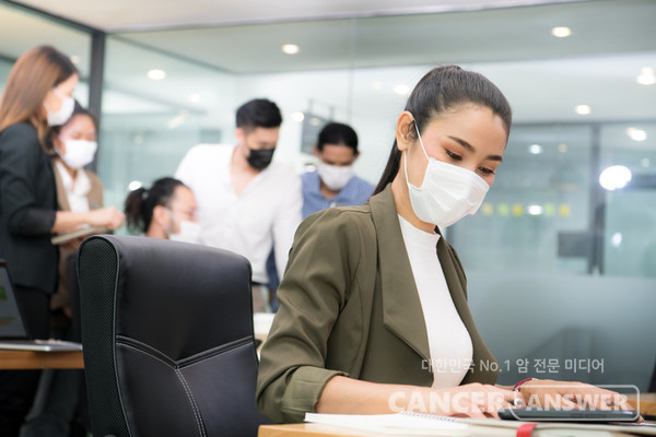 국내 코로나19 감염자가 300명을 넘어서는  가운데, 실제 감염자는 2.6배가 될 것으로 추정하는 호주 연구가 나왔다./게티이미지뱅크  