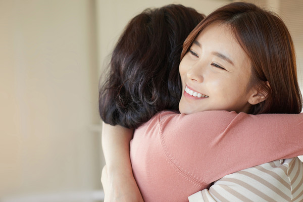 심리상담사인 저도 힘든 나날입니다. 그러나 절망의 늪에 빠질 수는 없습니다. 서로에게 위로가 되고 손을 내밀어줄 시간입니다./게티이미지뱅크