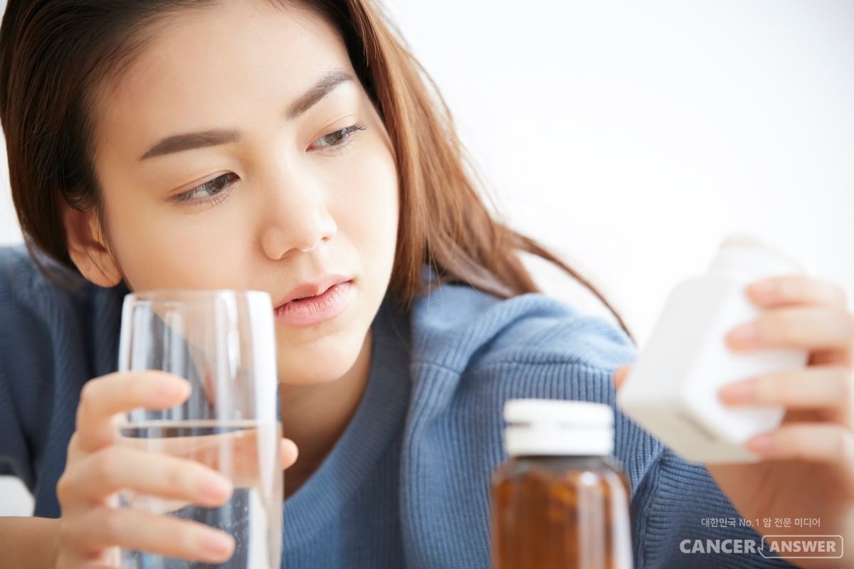 혈압을 조절하기 위해서는 운동과 식사가 필요하고, 여기에 더해 건강기능성이 인정된 제품을 먹어 콜레스테롤을 관리하는 것도 좋다. / xframe