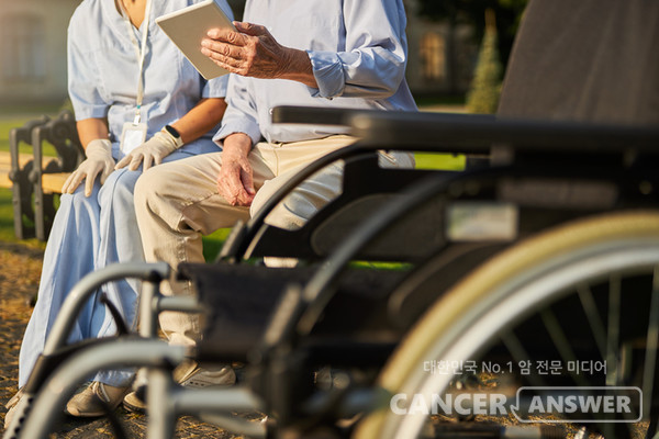 '장애인 건강 주치의' 제도를 이용하면 만성질환이나 장애관리 등 지속적인 도움을 받을 수 있다./게티이미지뱅크