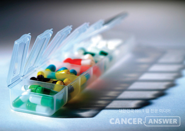 영양은 균형식사로 섭취하는 것이 최고. 영양보충제는 건강을 위해 꼭 필요한 경우 제한적으로 먹는 것이 좋다. / 게티이미지뱅크