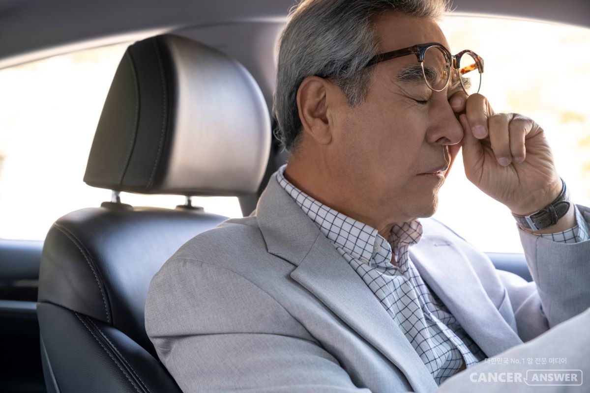 장거리운전을 할 때는 자주 환기하고 몸을 움직여 주는 등 건강을 챙겨야 안전운전을 할 수 있다. / xframe