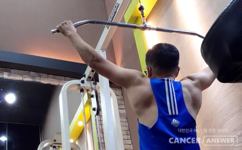 굳이 달리기가 아니더라도 집중적 반복적 지속적으로 운동을 하면 삶의 에너지를 얻을 수 있다. 웨이트 트레이닝도 좋은 자극제이다. / 캔서앤서DB