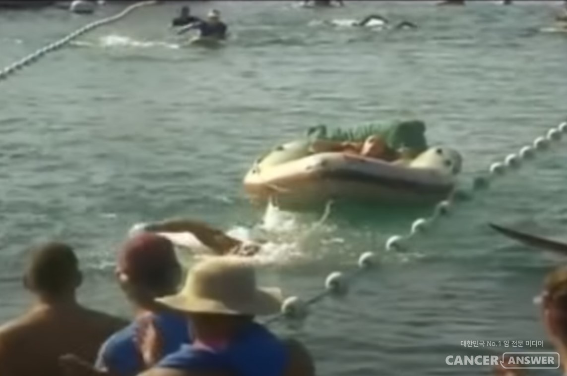 마라톤은 물론 트라이애슬론(철인3종경기)까지 완주한 팀 호잇의 경기 모습. / 유튜브 캡처