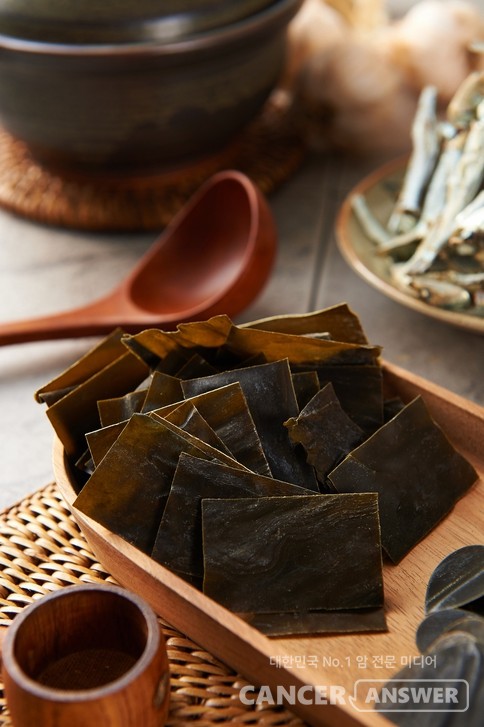 다시마, 미역 등 해조류에 든 무수갈락토스(AHG)가 대장암을 억제한다는 연구결과가 나왔다./게티이미지뱅크