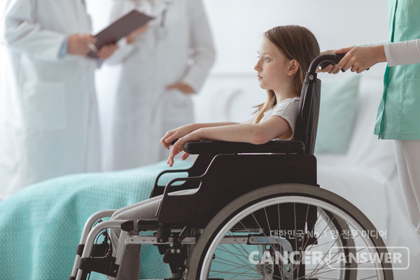 소아는 아직 성장기가 남아 있는 만큼 육종암 수술 시 성장판이나 골격 손상을 최소화하는 수술을 진행해야 한다./게티이미지뱅크 