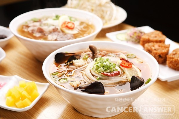 국물음식은 포만중추를 자극해 혈당을 급격히 올리고 살을 찌우는 원인이 된다./게티이미지뱅크