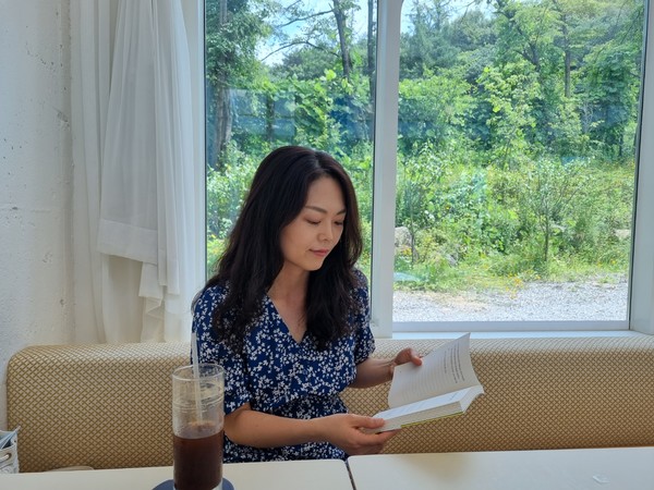 심선혜 작가에게 글쓰기는 슬픔과 불안, 고통을 이길 수 있게 해준 치유였다.