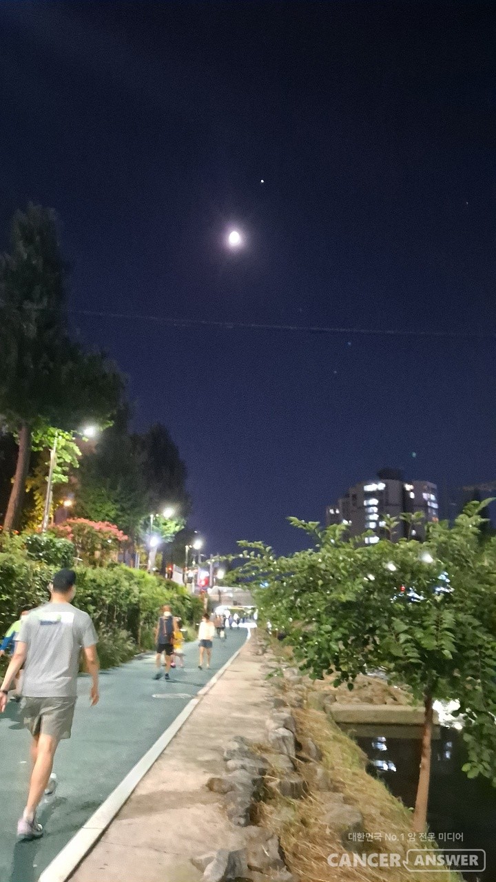 추석 연휴동안 무너진 일상의 리듬을 되찾기 위해 가볍게 운동하면서 몸과 마음을 어루만져 주는 것이 좋겠다. / 캔서앤서DB