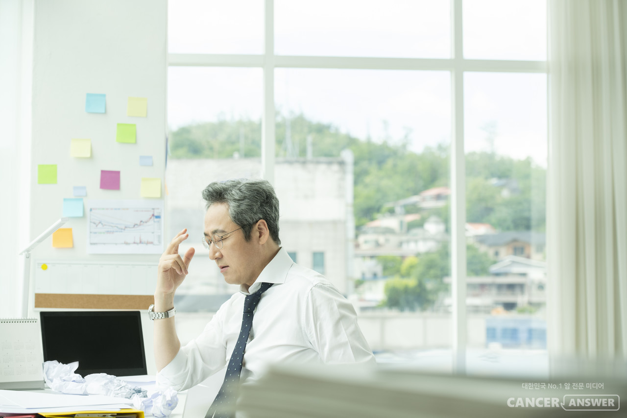 코로나19에 휩싸인 2020년 우리나라 30, 40대 남성의 신체활동이 줄어들고, 비만이 늘어났다는 국민건강영양조사 결과가 발표된다. / xframe