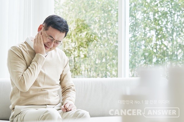 항암 치료를 받는 암 환자 중 구내염으로 고생하는 사람이 많다./게티이미지뱅크