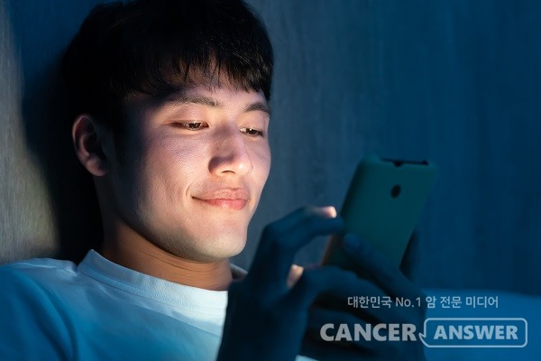 나이 든 사람뿐 아니라 젊은 사람도 황반변성을 조심해야 한다./게티이미지뱅크