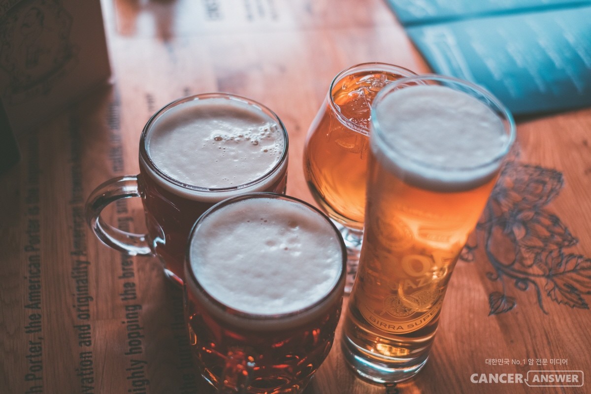 암 환자들이 이전의 음수습관을 버리지 못하고 폭음을 하거나 과음하는 경향이 많다고 밝힌 연구가 나왔다.  / unsplash