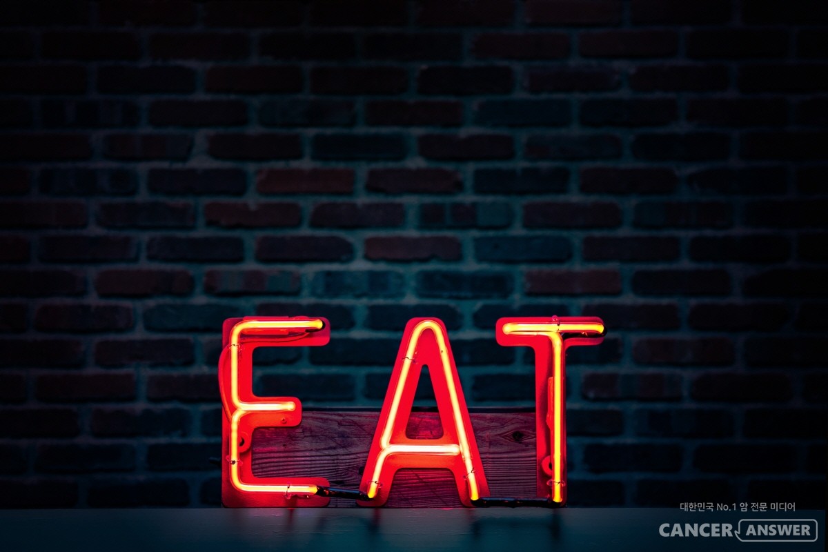 적게 먹는 것이 건강에 좋은 이유를 면역력의 관점에서 해명한 연구결과가 나와 주목된다. / unsplash