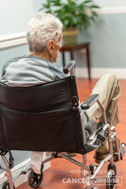 암환자와 보호자를 두렵게 만드는 암 악액질. 예방을 위해서는 충분한 영양 섭취와 함께 적절한 운동이 필요하다. /게티이미지뱅크