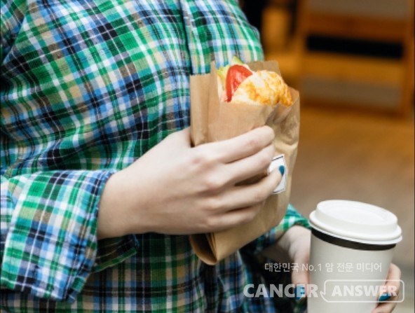 비만은 많은 질병의 원인으로 지목된다. 최근 고도비만일 때 간암 위험도 급격히 높아진다는 연구가 나왔다. / unsplash