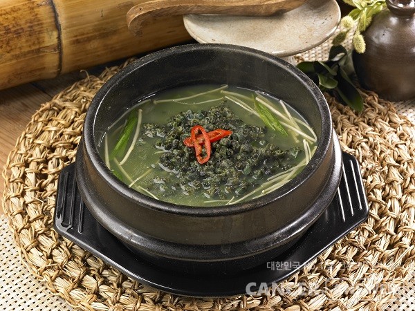 제철 다슬기를 즐길 수 있는 계절이다./게티이미지뱅크