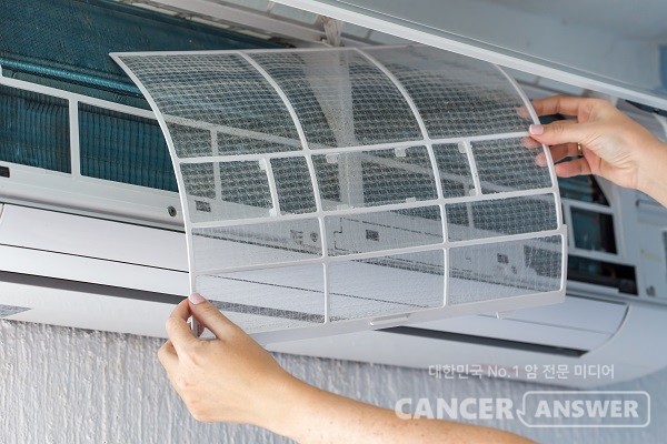 여름철에는 에어컨과 제습기 관리에 신경 써야 한다./게티이미지뱅크