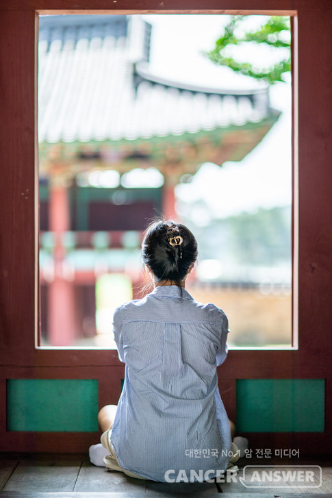 화가 날 때, 조용한 곳에 들어가 부드럽게 화를 마주해봅시다./게티이미지뱅크