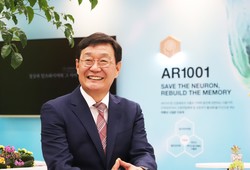 혁신적인 치매치료제 AR1001로 미국 FDA 승인 아래 임상 3상을 앞두고 있는 아리바이오 정재준 대표.