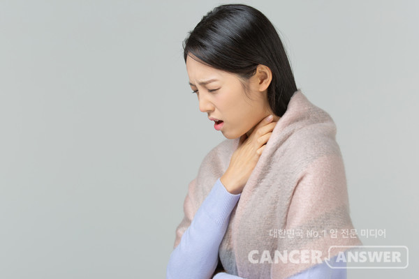 일교차가 큰 날씨에는 편도선염에 걸리기 쉽다./게티이미지뱅크