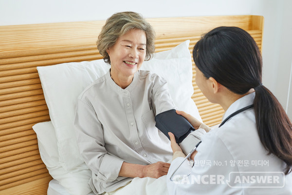​​이완기 혈압이 높은 중년여성은 유방암 발병 위험이 높다는 연구결과가 나왔다./게티이미지뱅크