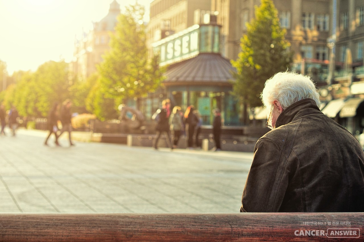 암 환자의 갑작스러운 인지저하 현상인 섬망 증상에 대한 교육을 제대로 받은 간호사가 부족한 것으로 드러나 전문적인 교육이 필요하다는 연구결과가 나왔다. / unsplash