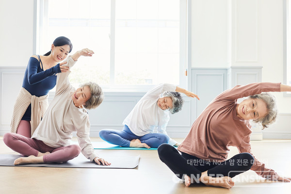 꾸준히 요가를 한 암경험자가 그렇지 않은 암경험자에 비해 염증 수치도 낮고 삶의 질도 좋다는 연구결과가 2023 ASCO에서 발표됐다./게티이미지뱅크