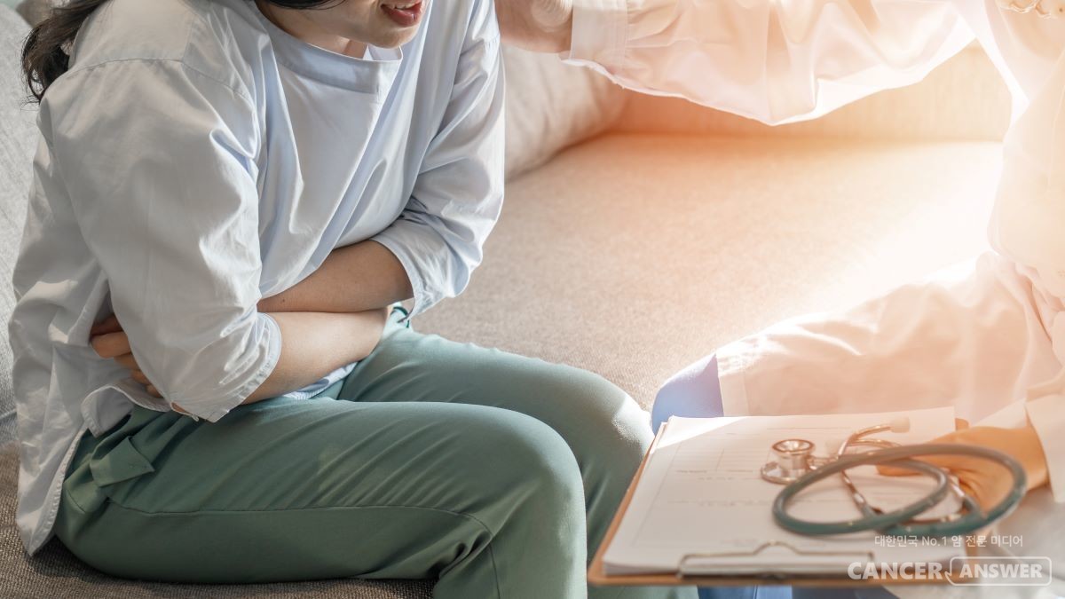 궤양성대장염과 같은 염증성 장질환 치료 효과를 높이려면 우울증 등 정신건강 문제를 해결하는 게 좋다는 해외 연구 결과가 나왔다. / 게티이미지뱅크