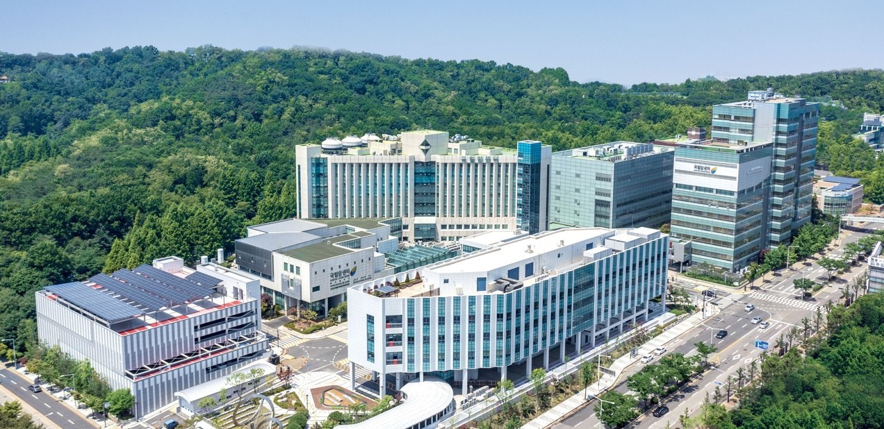 국립암센터 암환자의 안전을 위해 의사들이 새 환자(신환) 예약진료를 줄이고, 진료 총량도 줄이겠다고 밝혔다. 국립암센터 전경./국립암센터 제공