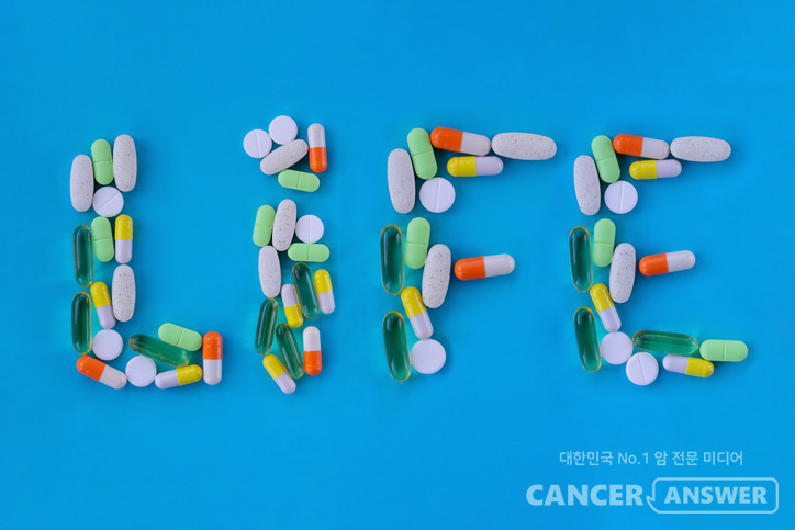 영국의 한 약사가 자신은 복용하지 않는다는 영양제를 공개했다. 종합비타민, 모발과 피부, 손톱 건강을 동시에 해결해준다는 영양제, 비타민 젤리다./게티이미지뱅크