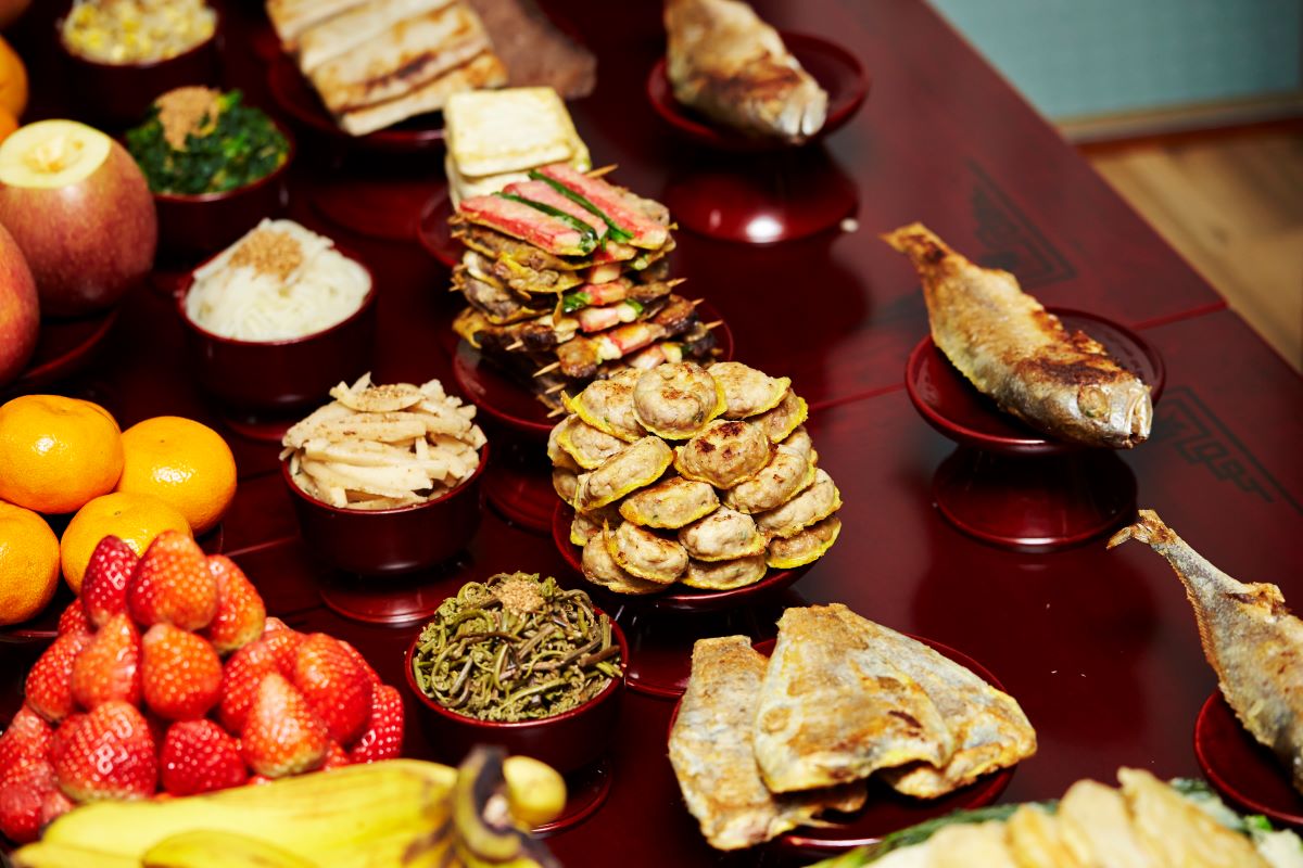 기나긴 설 연휴. 암경험자는 가족, 친지와 함께 설날 음식을 나눠 먹는 일이 마냥 즐겁지는 않다. 설 음식 유혹에 넘어가지 말고 몸 상태에 맞게 음식 섭취에 주의해야 한다./게티이미지뱅크