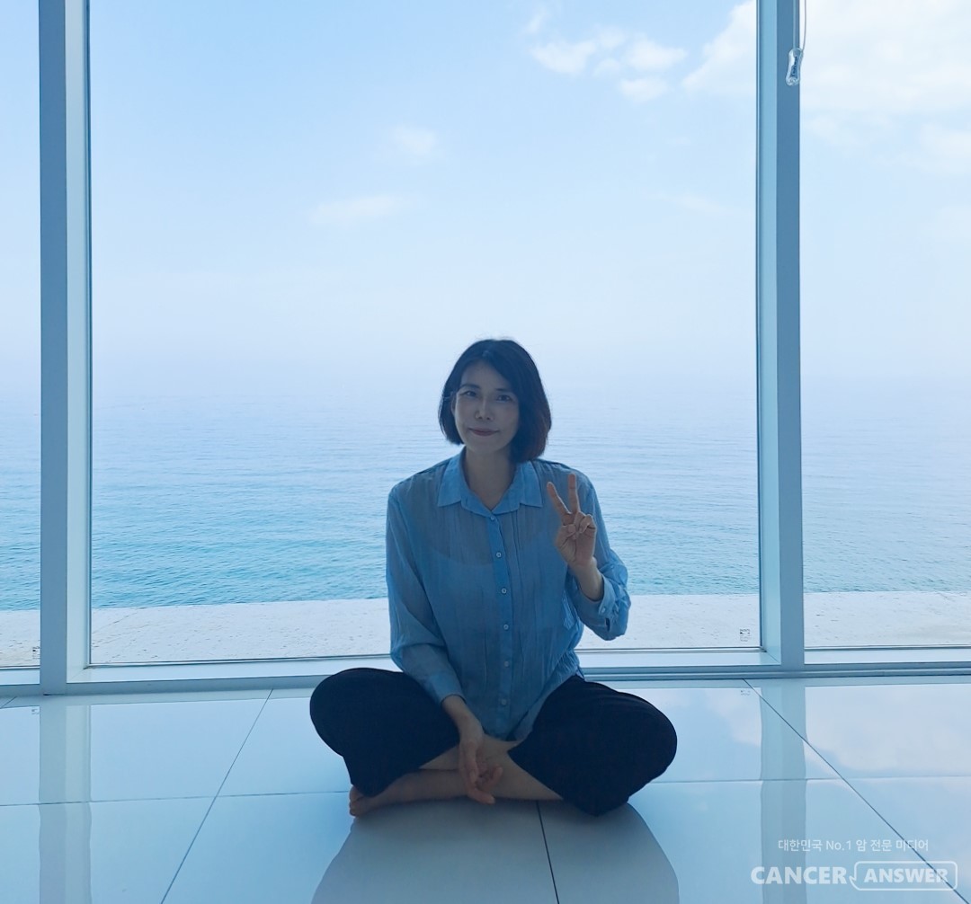 9월이 되니 숨통을 조여오던 무더위도 한 발짝 물러서고 기억 저 너머 어딘가에 담아 두었던 기분 좋은 추억 하나 꺼내 볼 여유가 생겨난다. 바쁘게 돌아가는 일상 속에서, 이런 계절의 작은 틈이 참 고맙다.